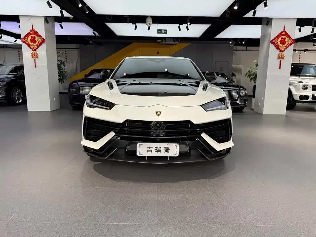 Lamborghini Urus — фото 8