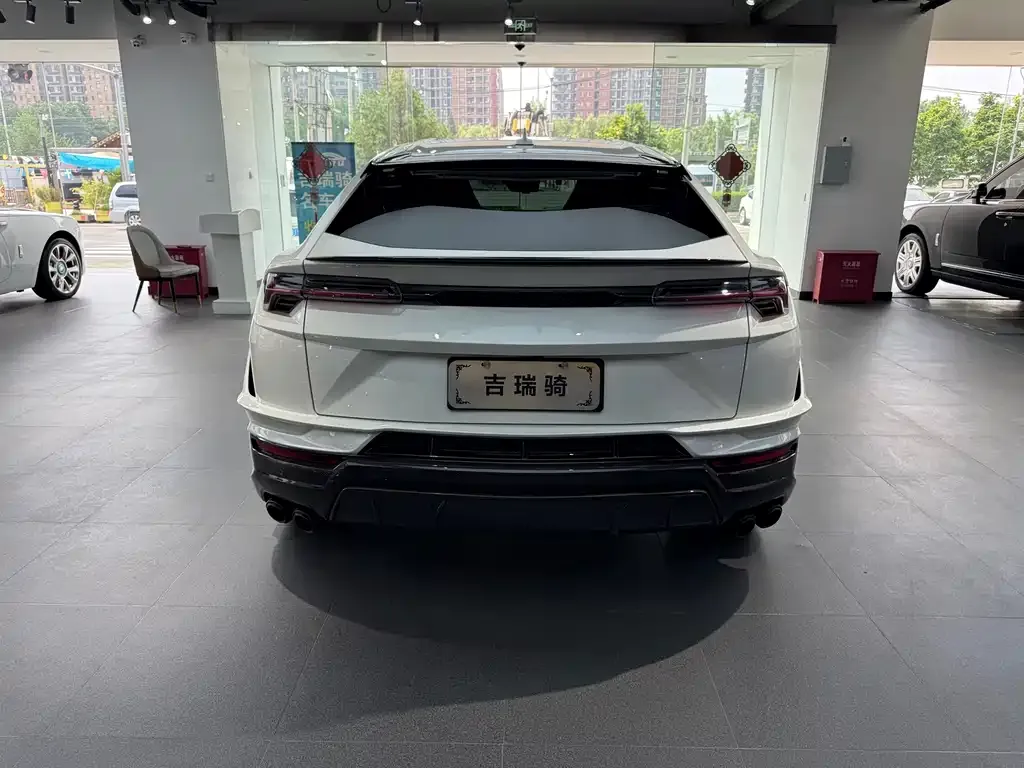 Lamborghini Urus — фото 9