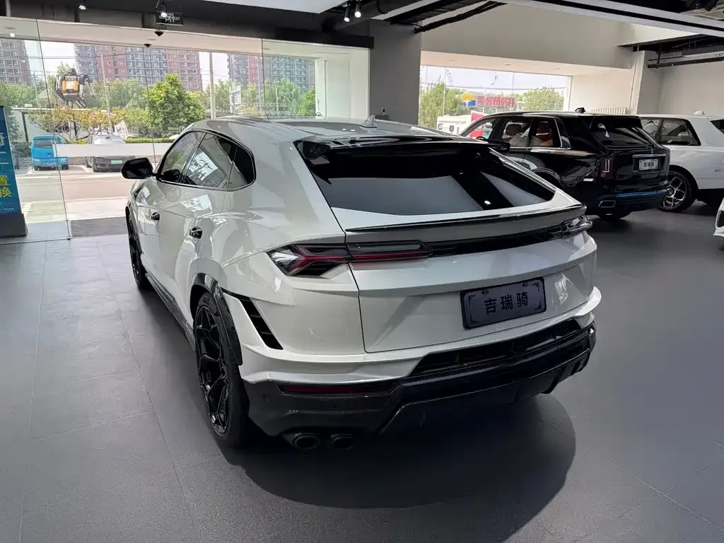 Lamborghini Urus — фото 2