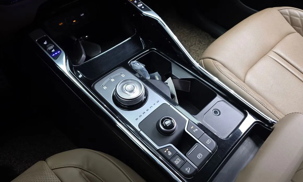 Kia Sorento — фото 9