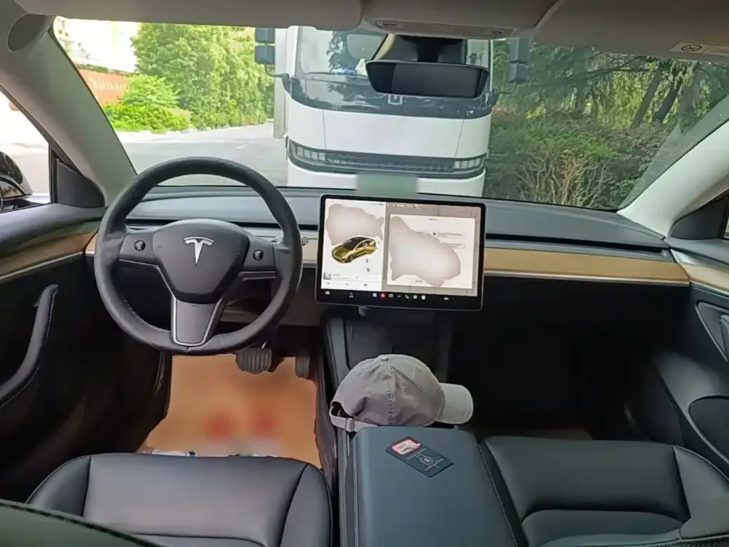 Tesla Model 3 — фото 4
