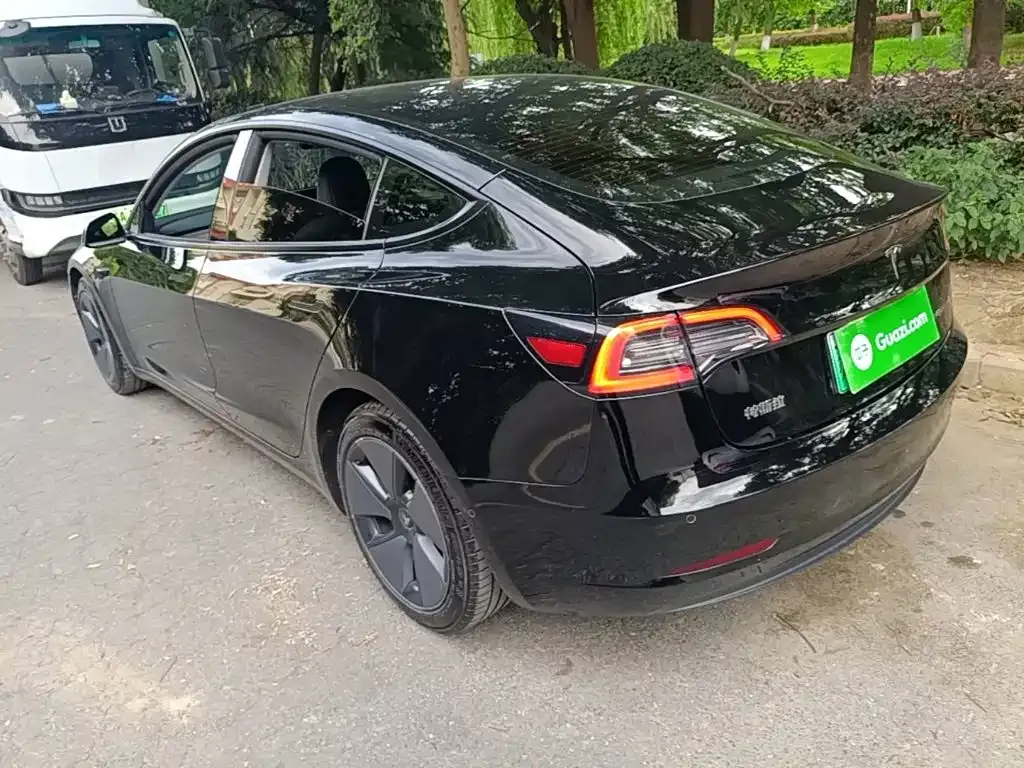 Tesla Model 3 — фото 10
