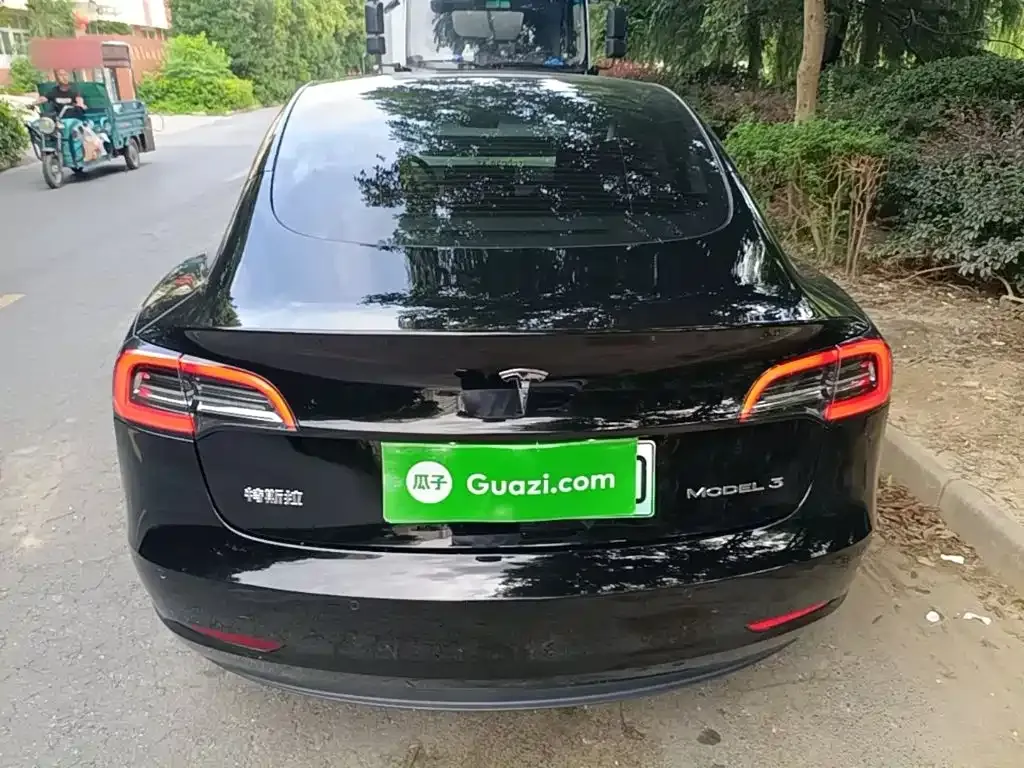 Tesla Model 3 — фото 6