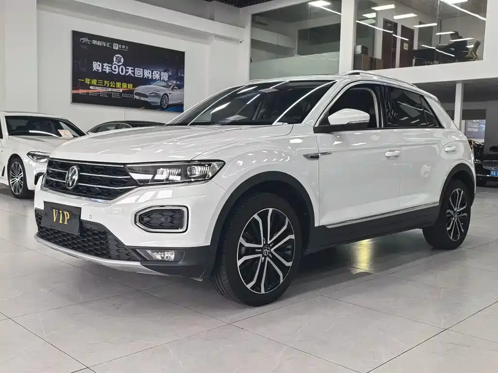Volkswagen T-Roc — фото 1