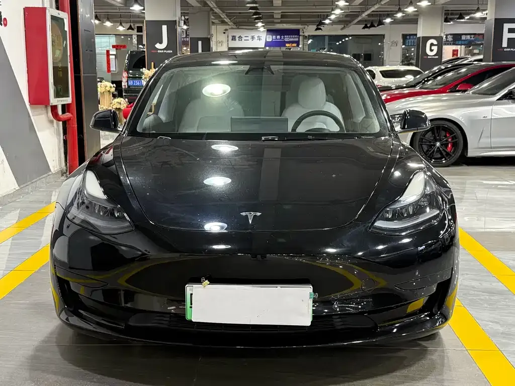 Tesla Model 3 — фото 8