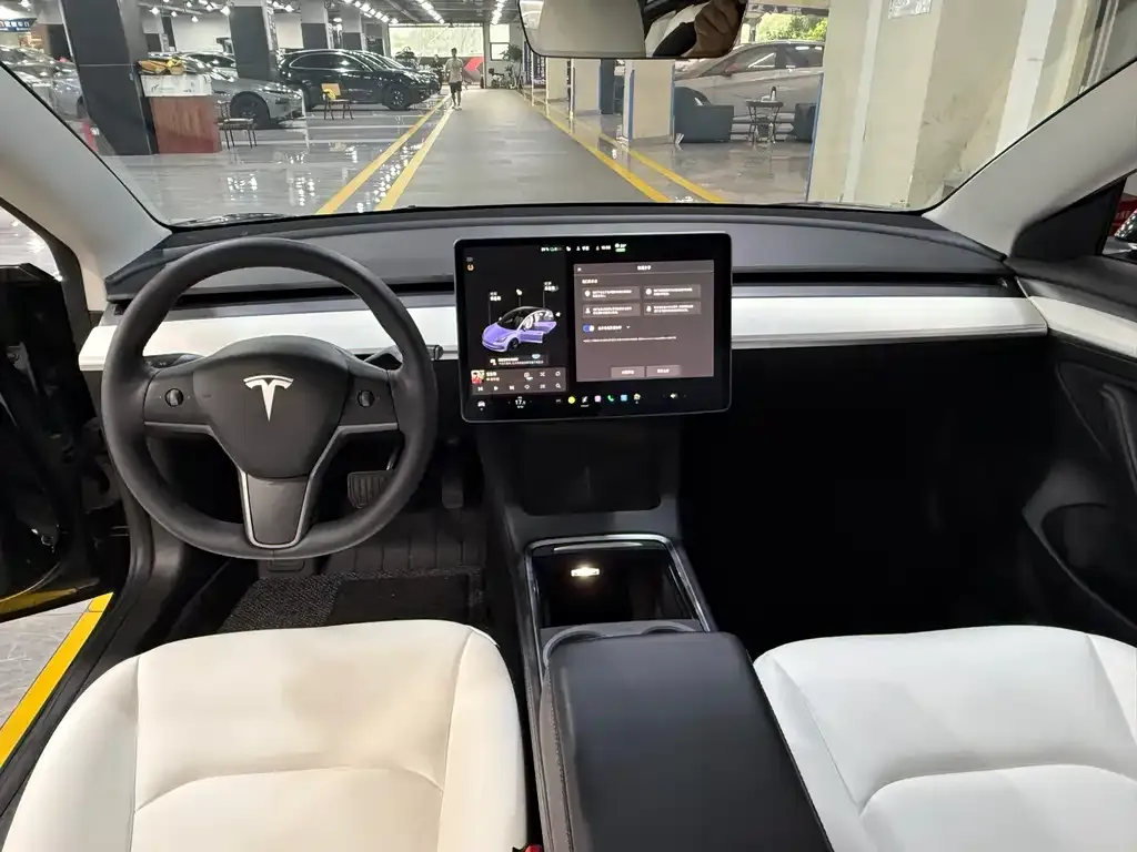 Tesla Model 3 — фото 5