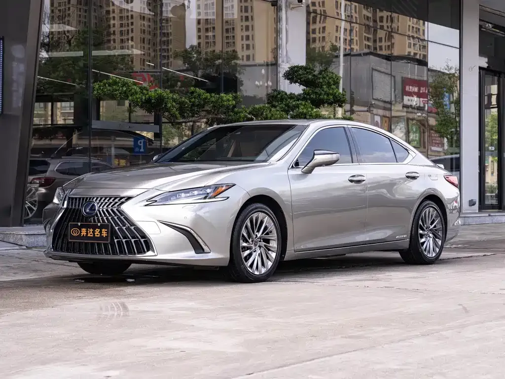 Lexus ES — фото 1
