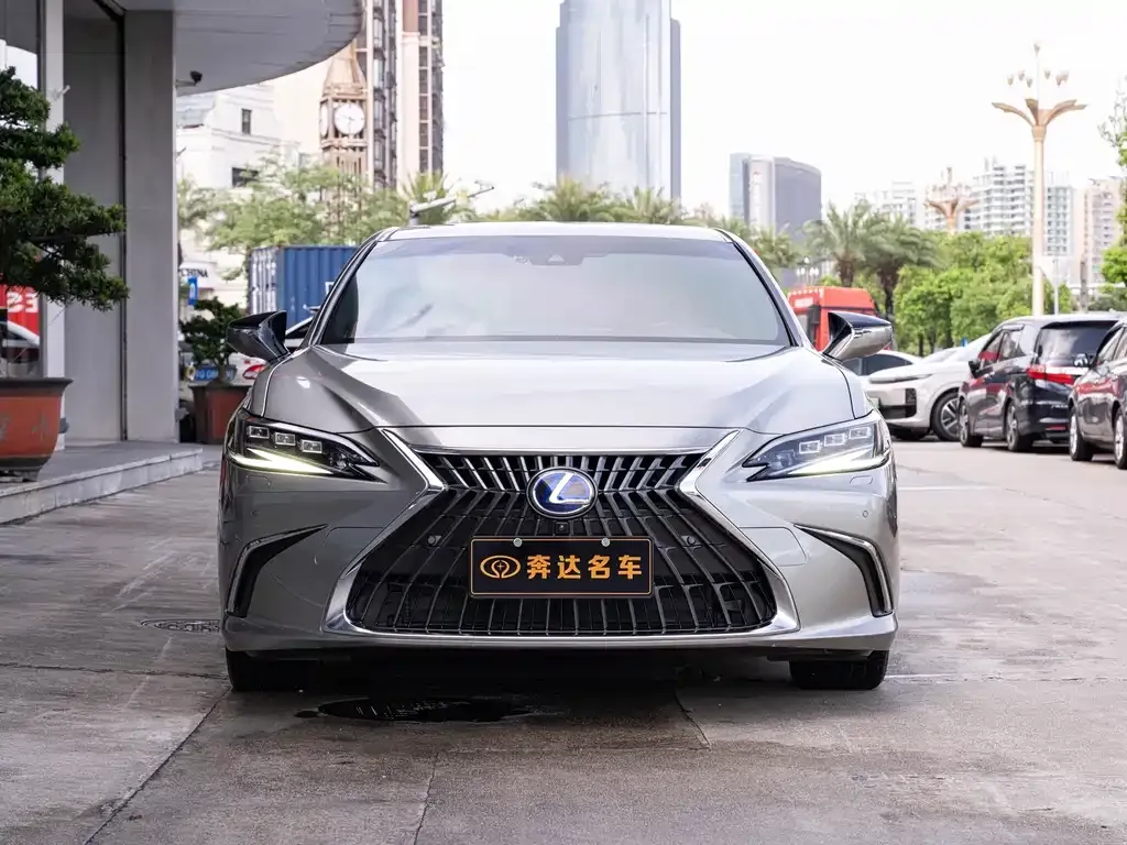 Lexus ES — фото 10