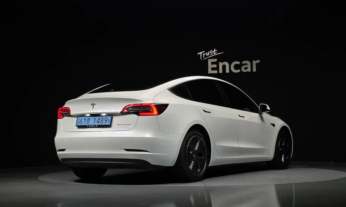 Tesla Model 3 — фото 2