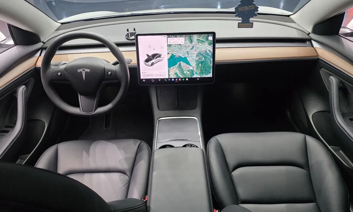 Tesla Model 3 — фото 4
