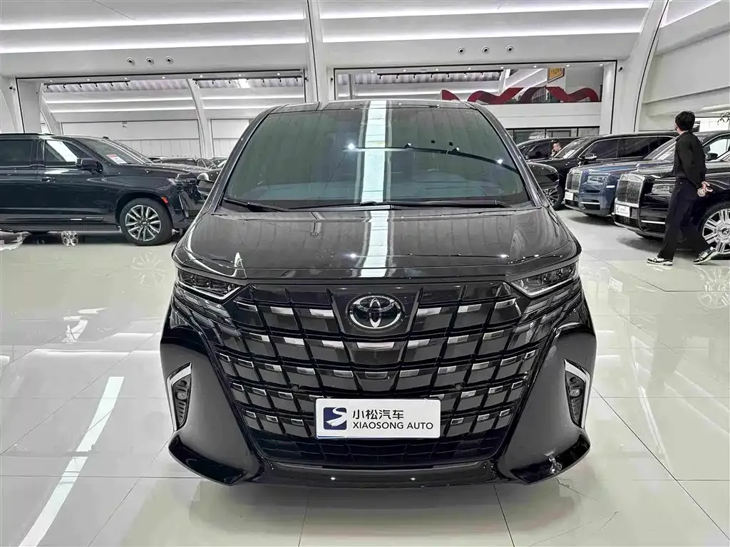 Toyota Alphard — фото 4