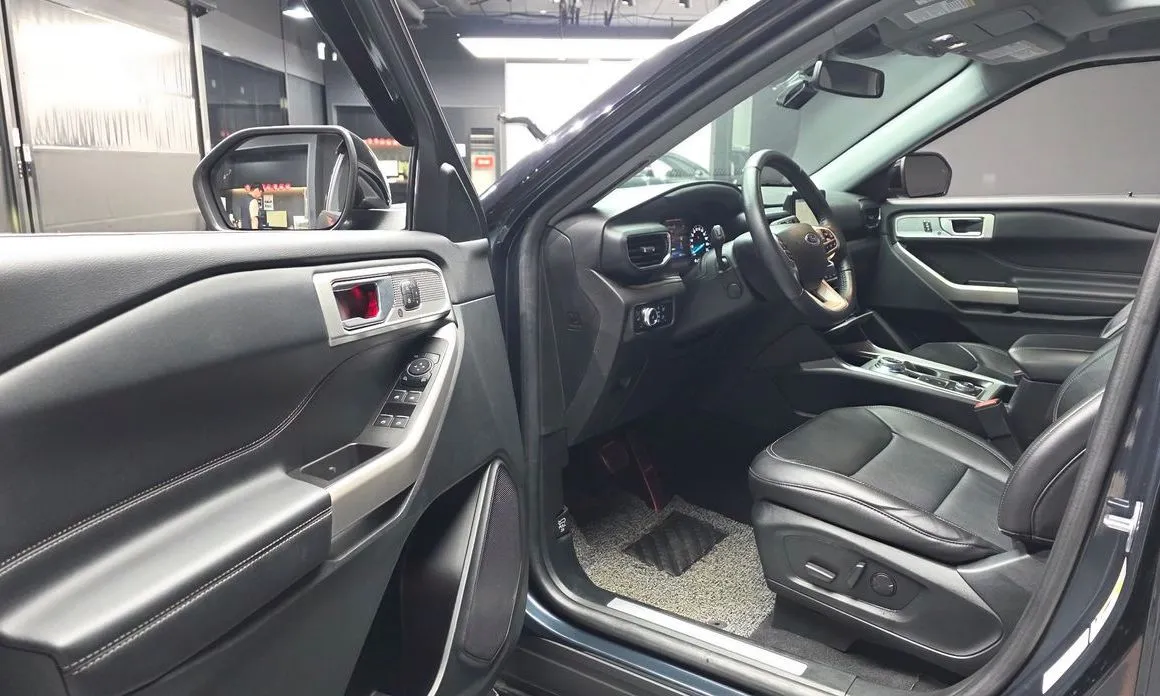 Ford Explorer 2023 из KR, фото 2