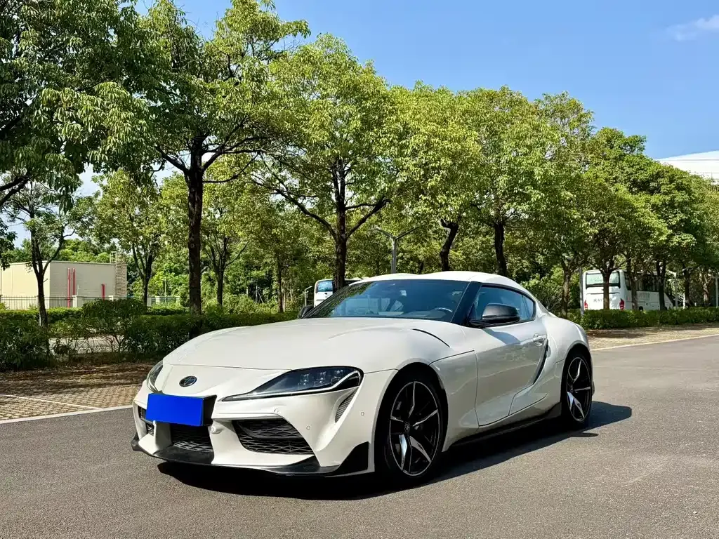 Toyota Supra — фото 1