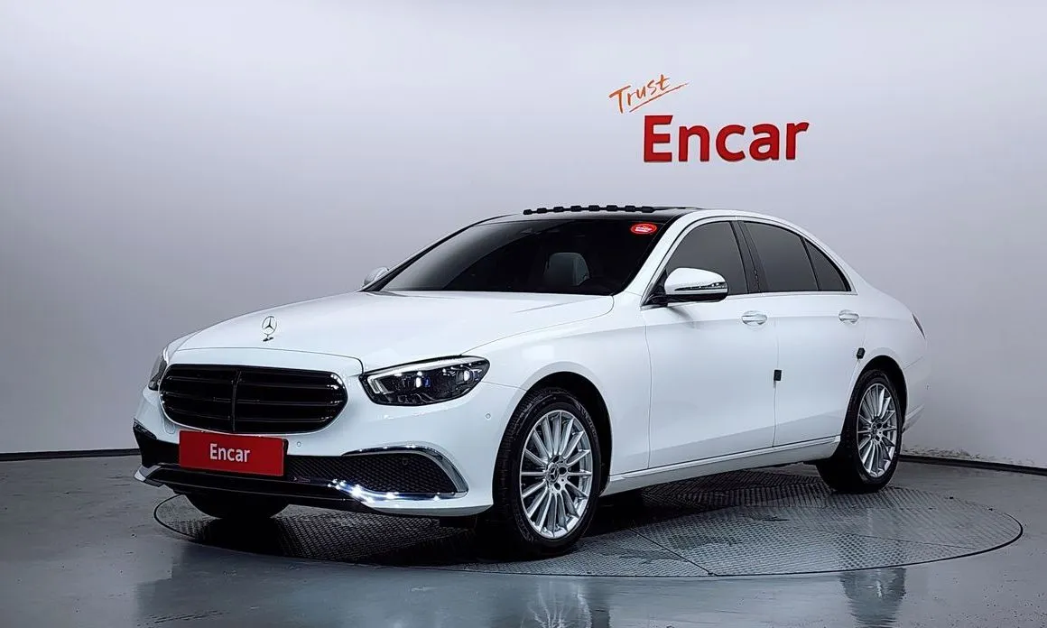 Mercedes-Benz E-Class — фото 1