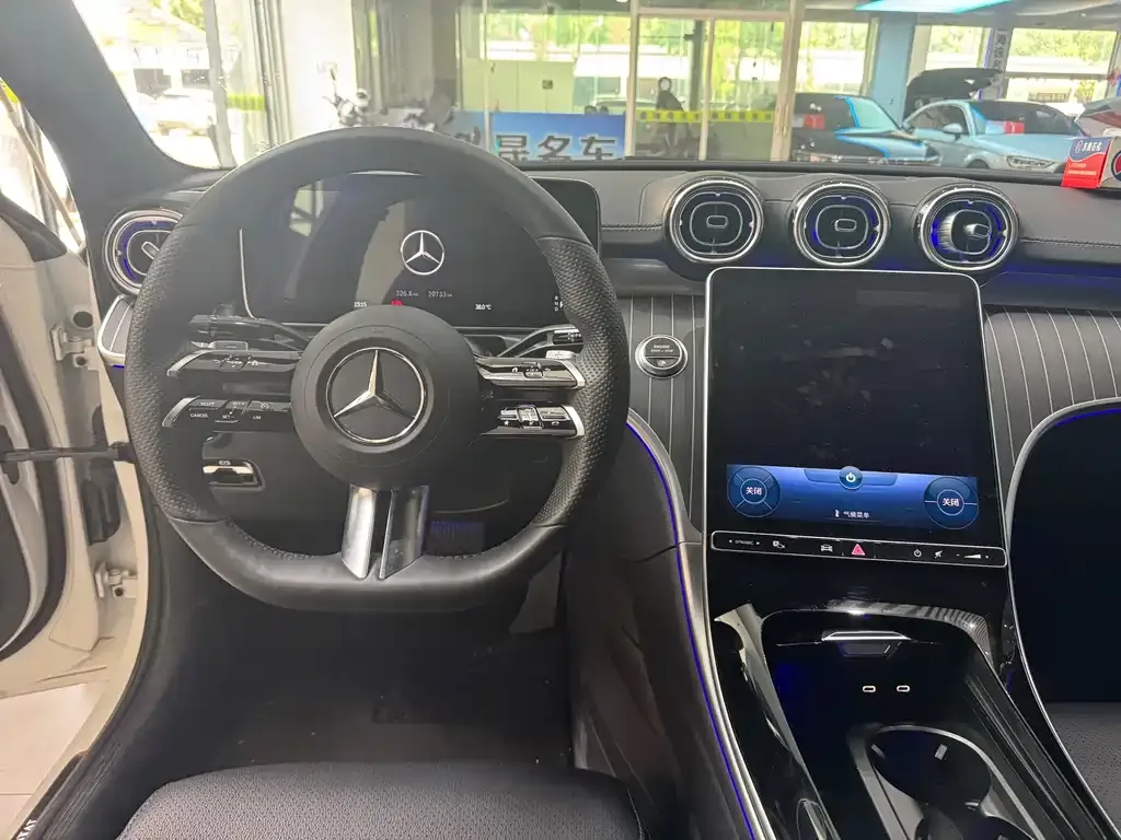 Mercedes-Benz C-Class — фото 10
