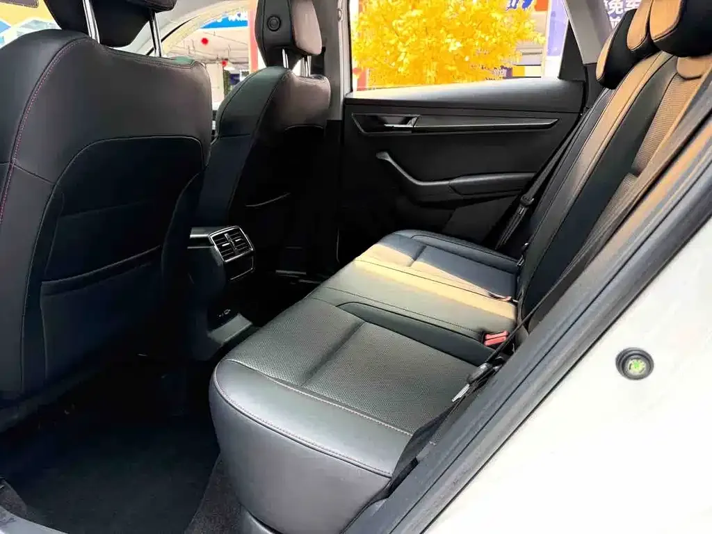 Skoda Karoq — фото 10