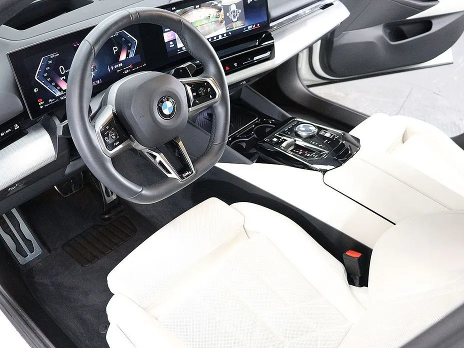 BMW 5-Series — фото 10