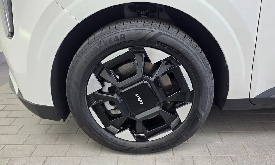 Kia Carnival — фото 10