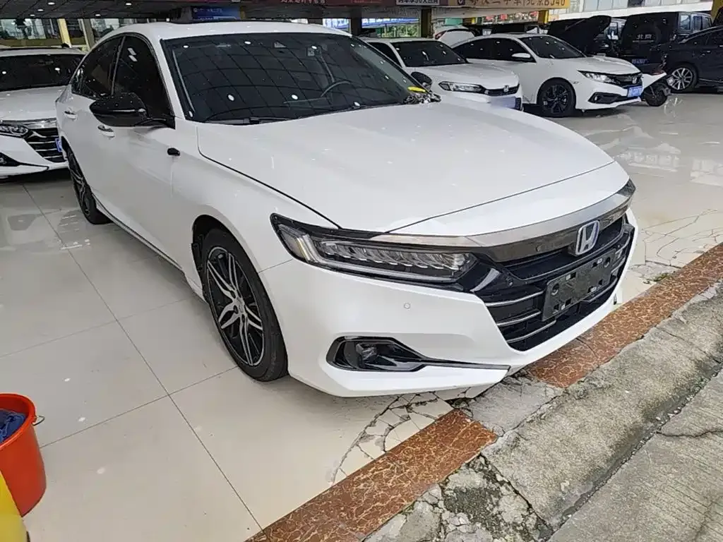 Honda Accord — фото 7