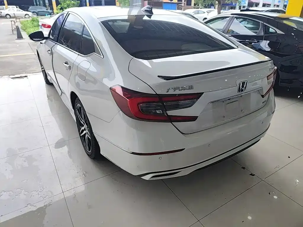Honda Accord — фото 3