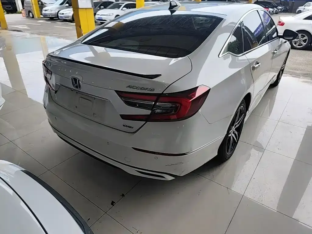 Honda Accord — фото 6