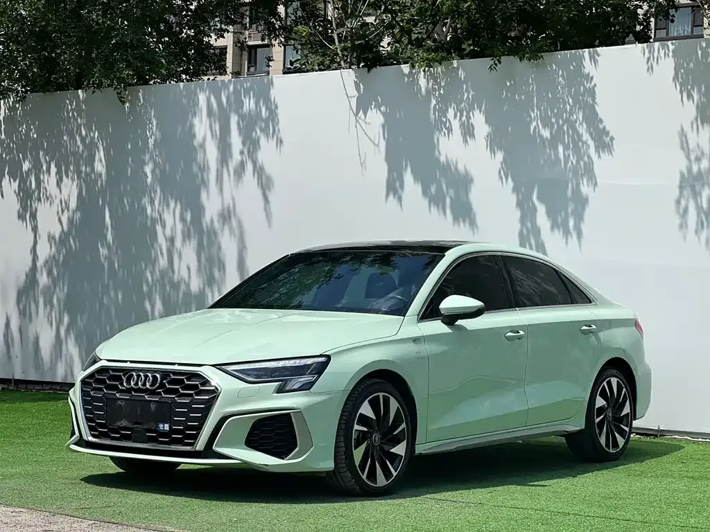 Audi A3 — фото 1