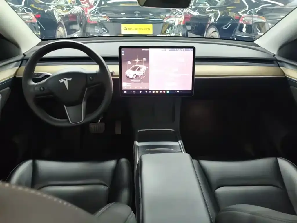 Tesla Model Y — фото 7