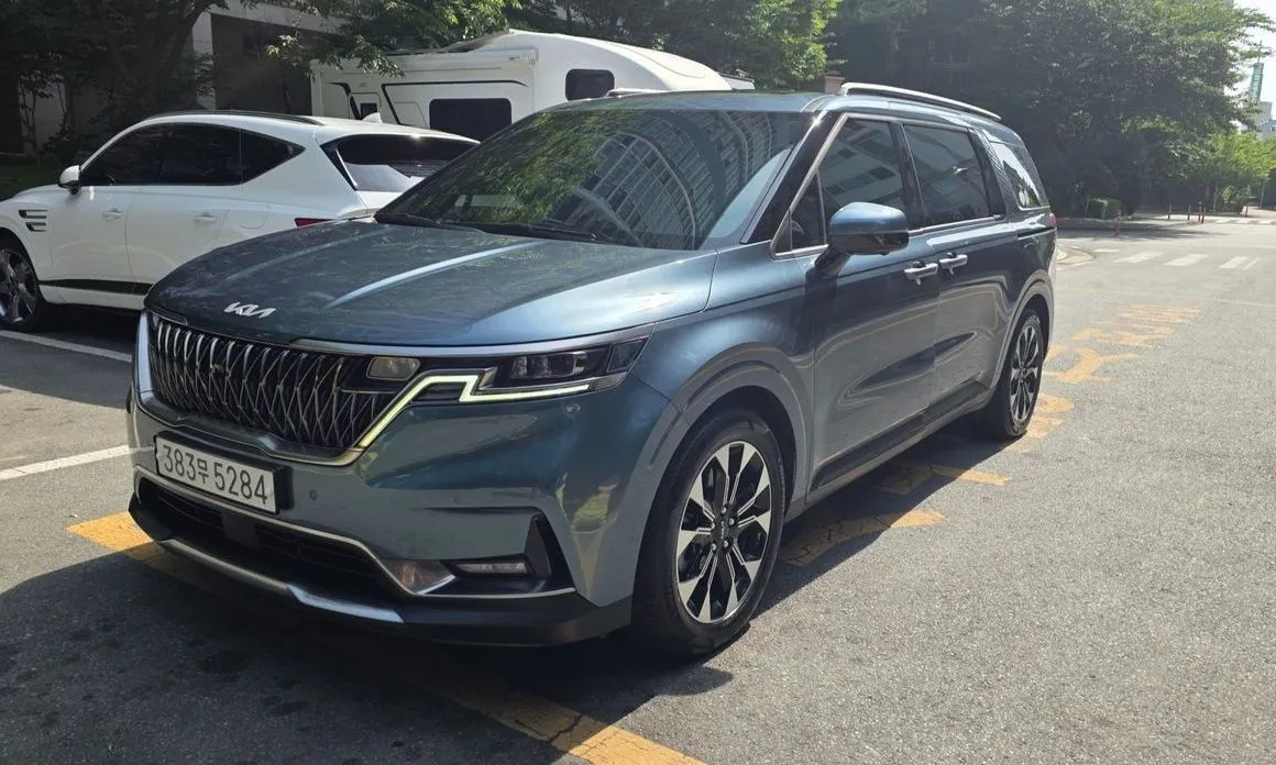 Kia Carnival