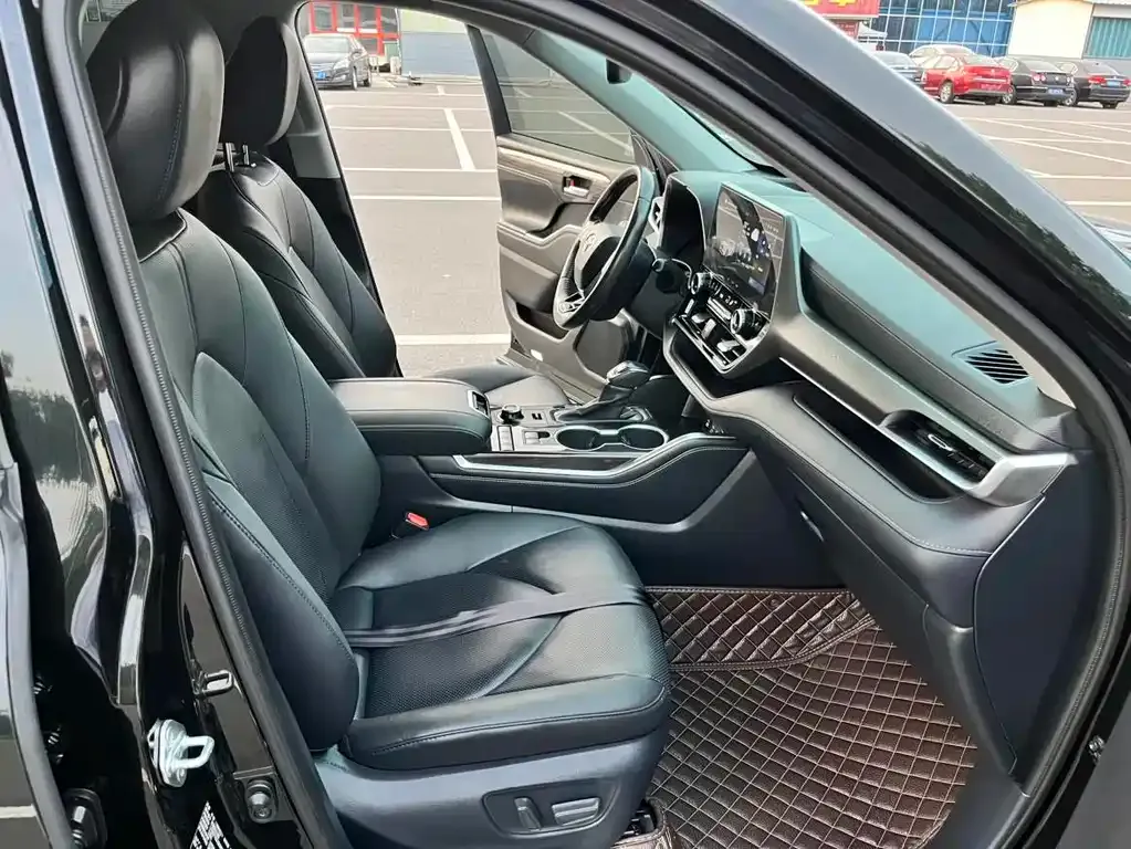 Toyota Highlander 2024 из CN, фото 8