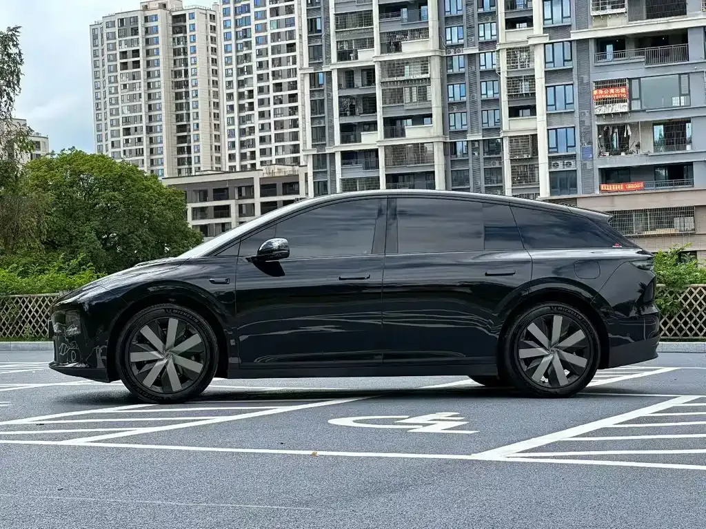 Li Auto i6 — фото 7