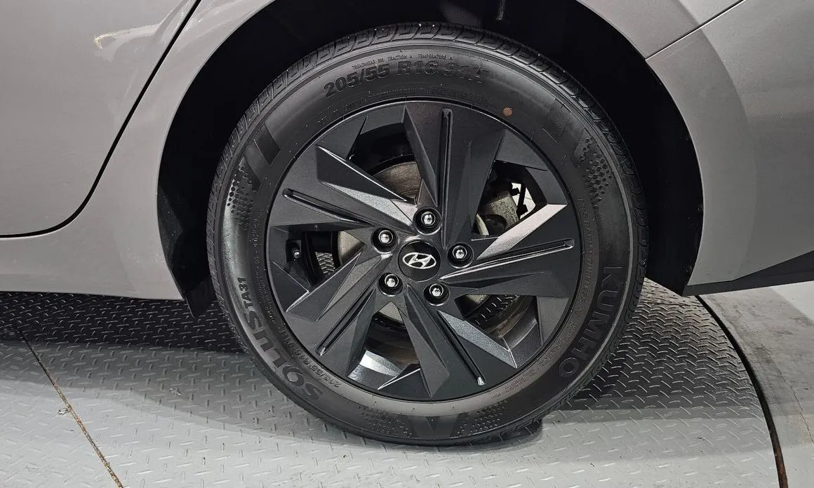 Hyundai AVANTE — фото 9