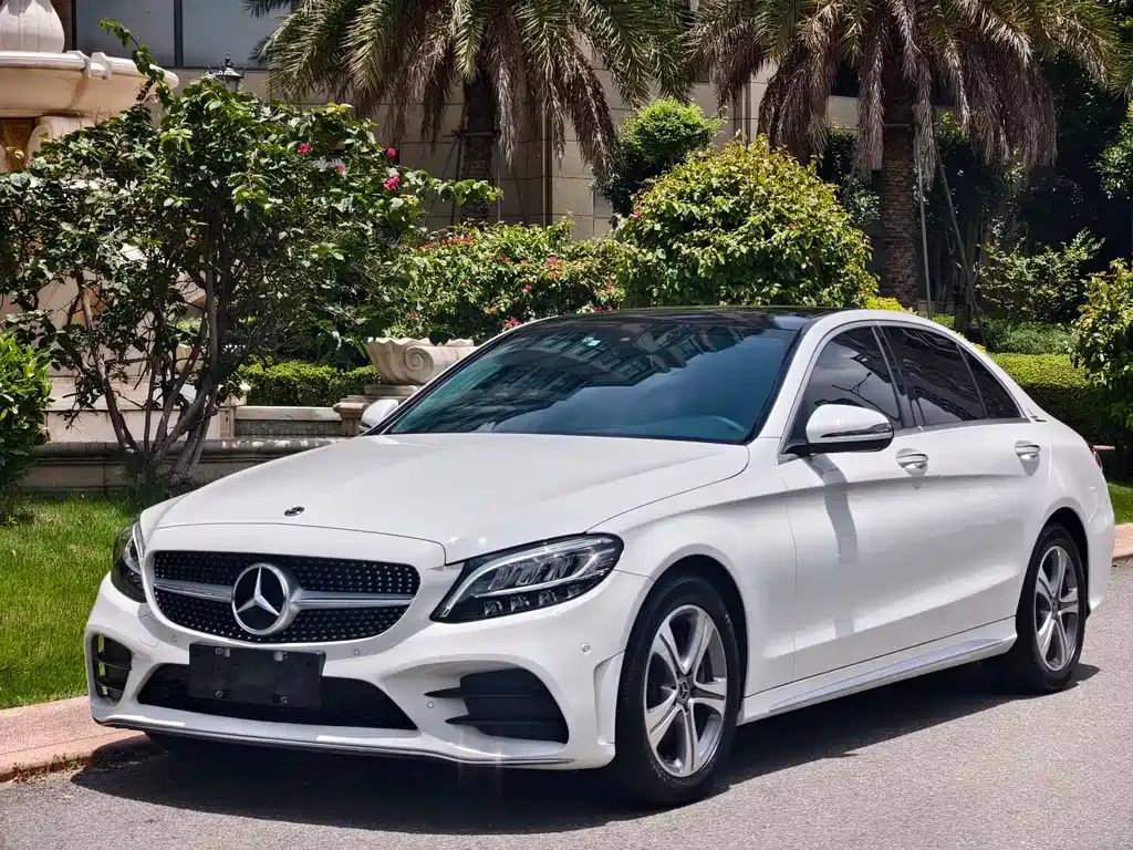 Mercedes-Benz C-Class — фото 1