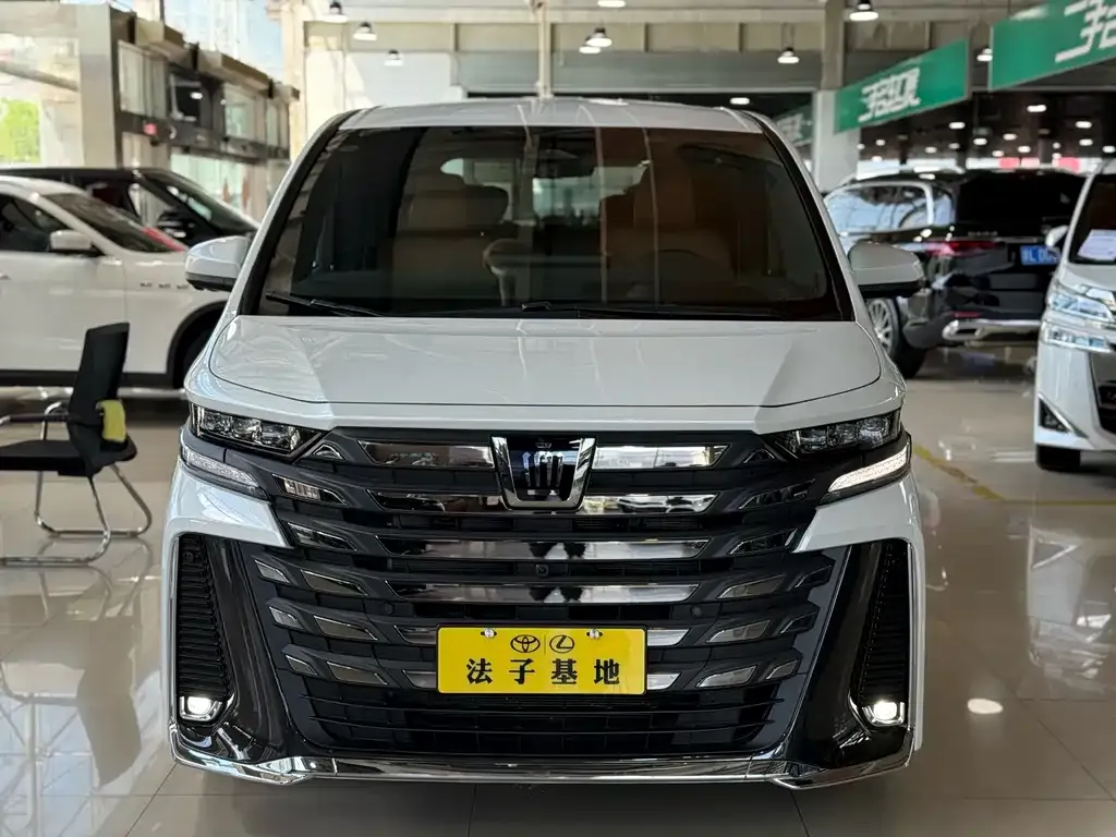 Toyota Vellfire — фото 3