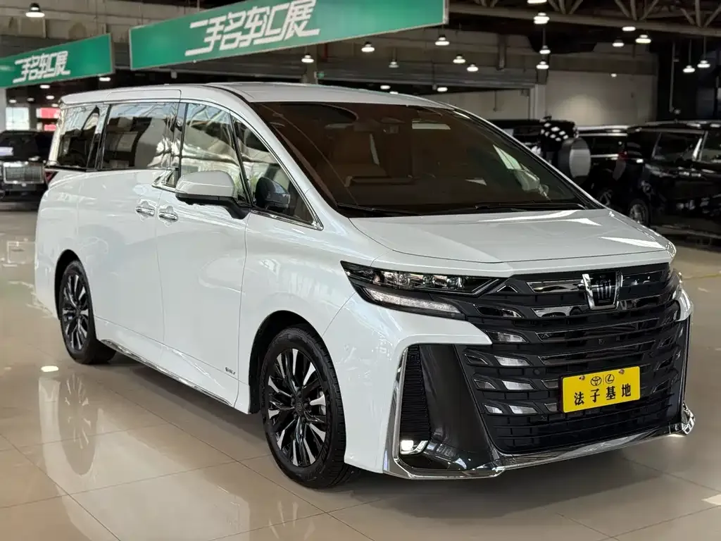 Toyota Vellfire — фото 2
