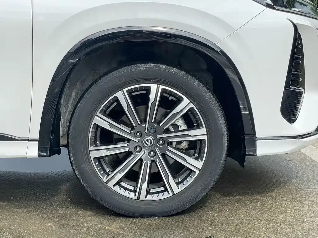 Changan CS75PLUS — фото 6