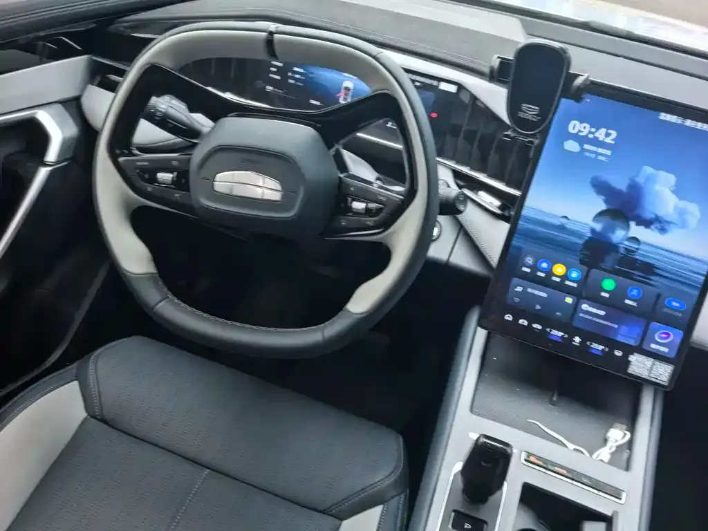 Geely Boyue L 2024 из CN, фото 2