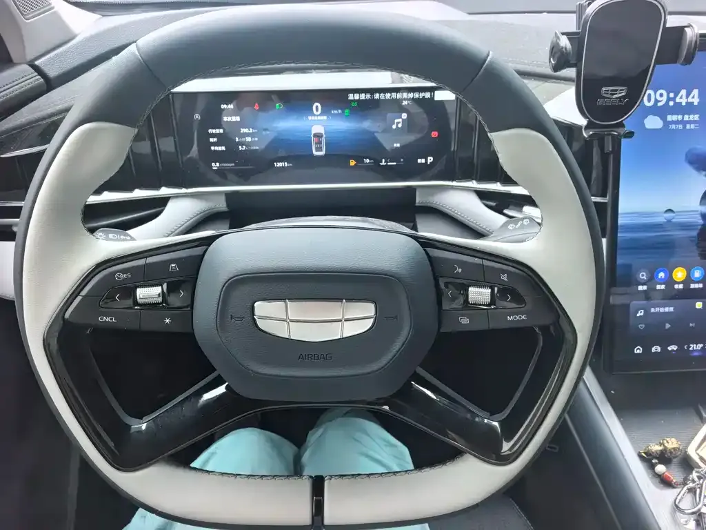 Geely Boyue L 2024 из CN, фото 3