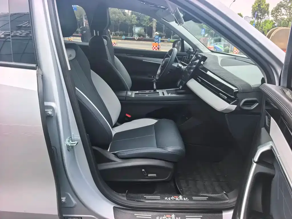 Geely Boyue L 2024 из CN, фото 5