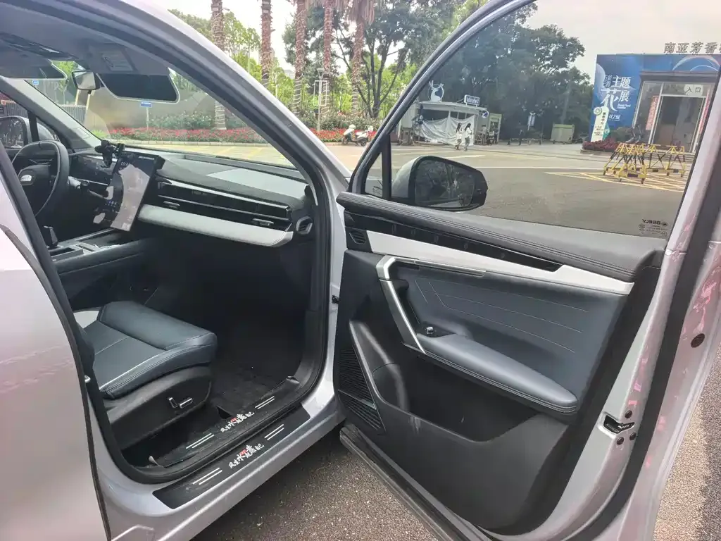 Geely Boyue L 2024 из CN, фото 4
