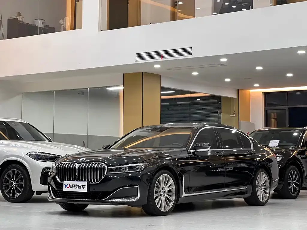 BMW 7 Series — фото 1