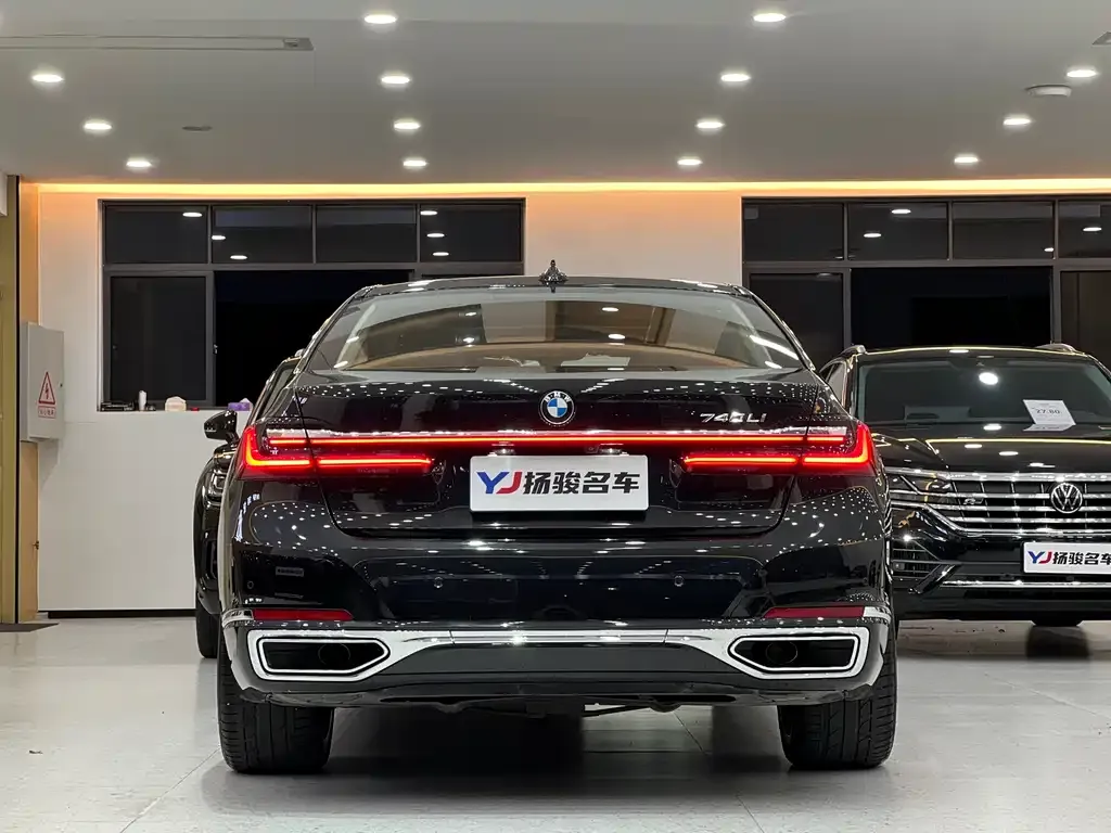 BMW 7 Series — фото 4
