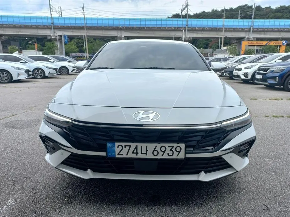 Hyundai AVANTE — фото 1