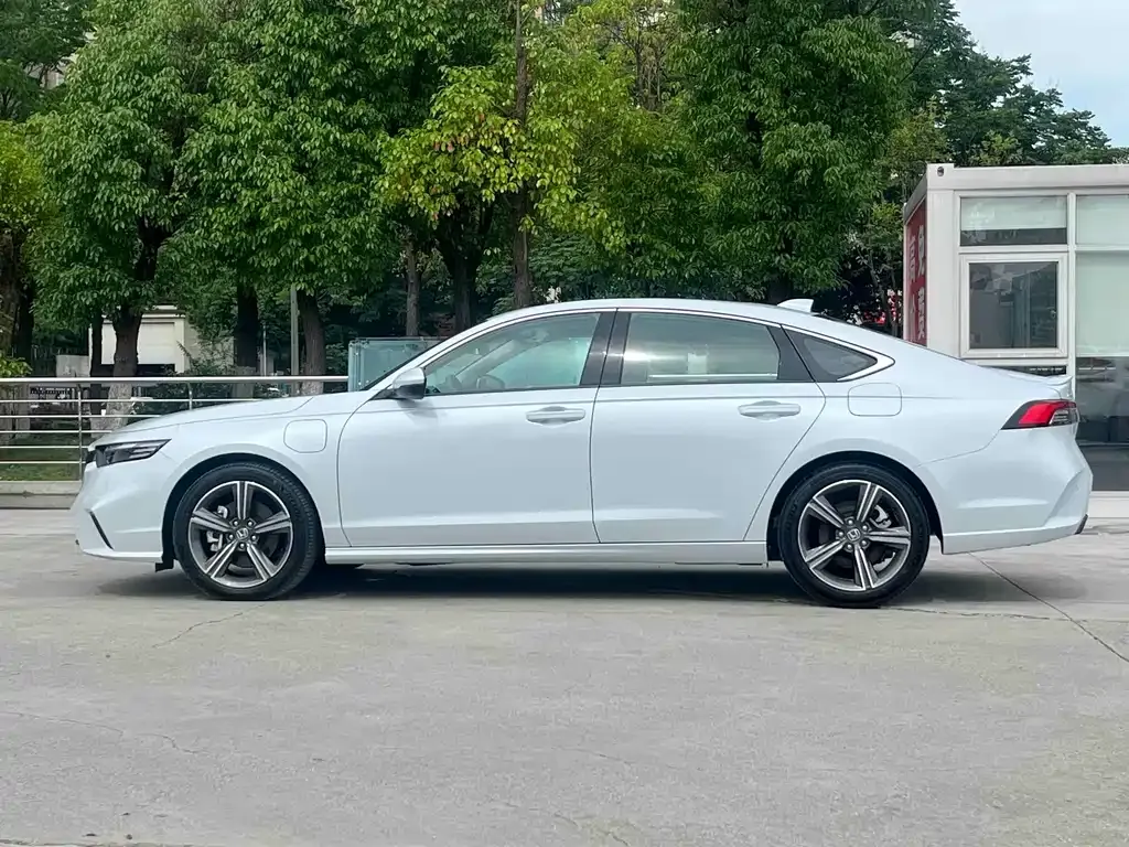 Honda Inspire PHEV 2026 из CN, фото 10