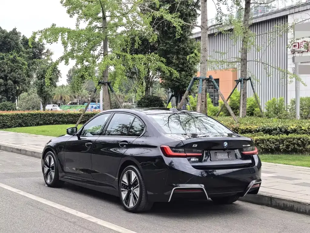 BMW i3 — фото 8