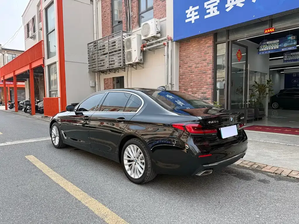 BMW 5 Series — фото 10