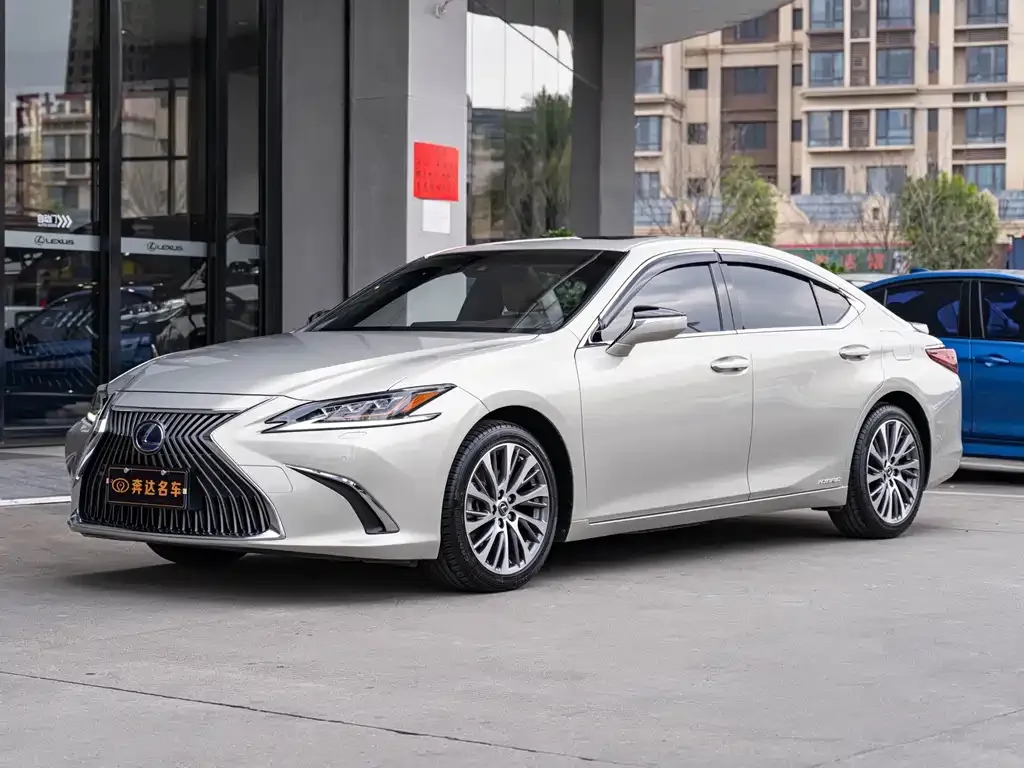 Lexus ES — фото 1