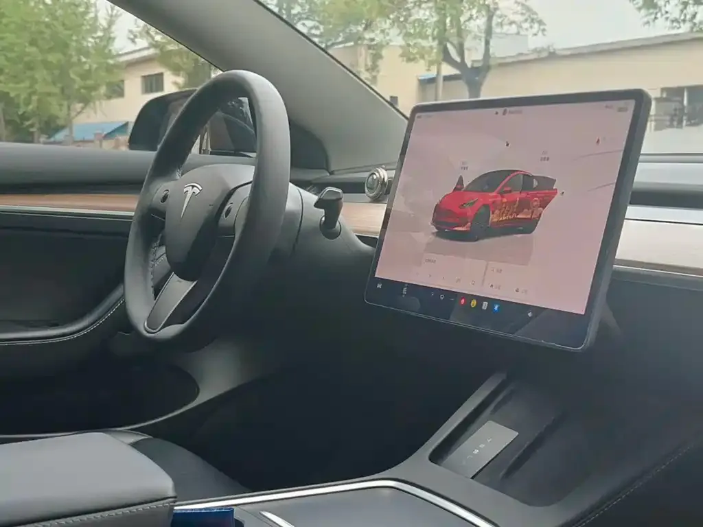 Tesla Model 3 — фото 4