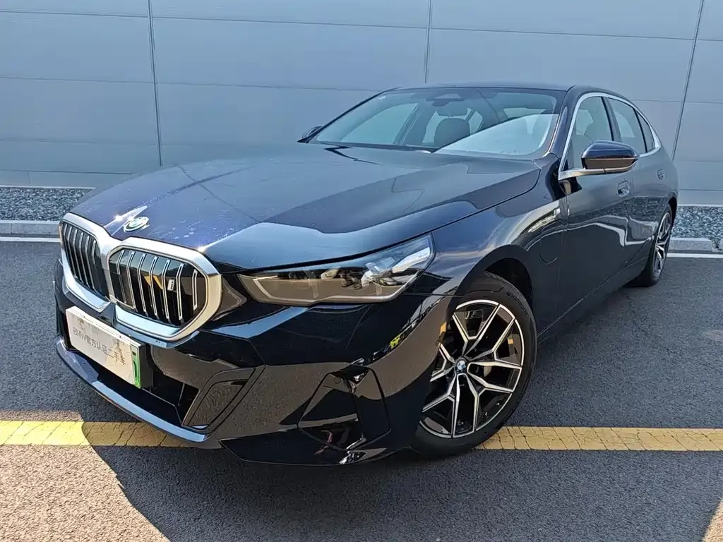 BMW i5 — фото 1