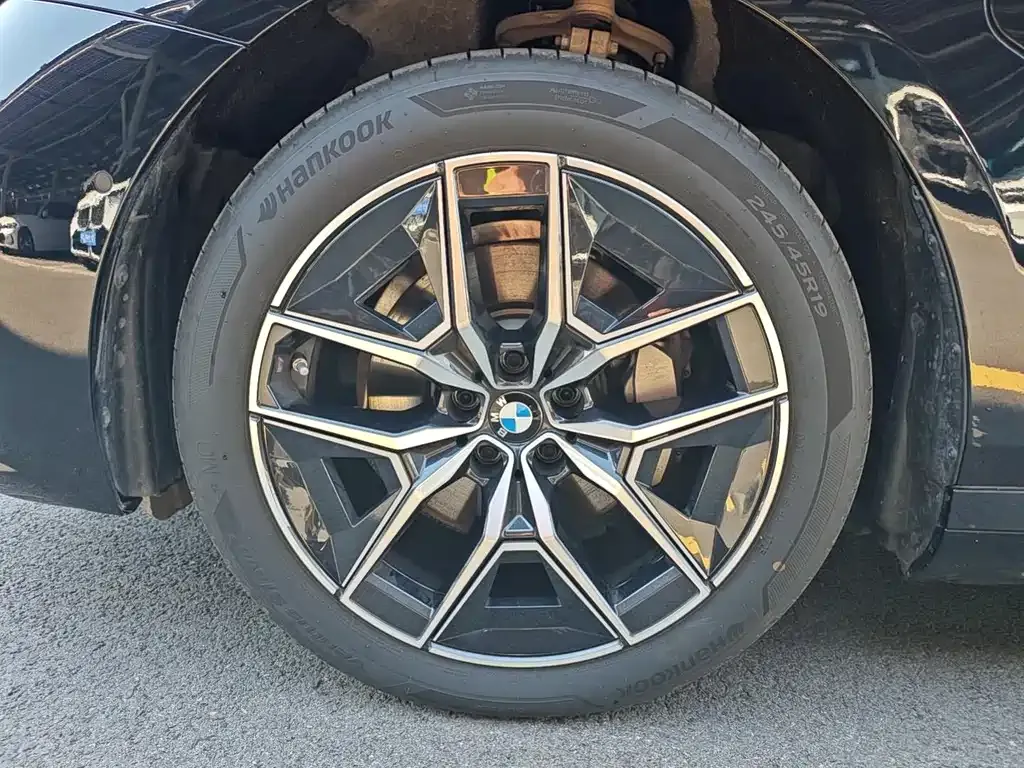 BMW i5 — фото 10