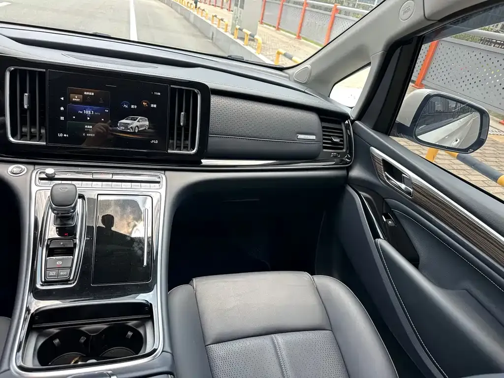 GAC Motor Trumpchi M8 — фото 10